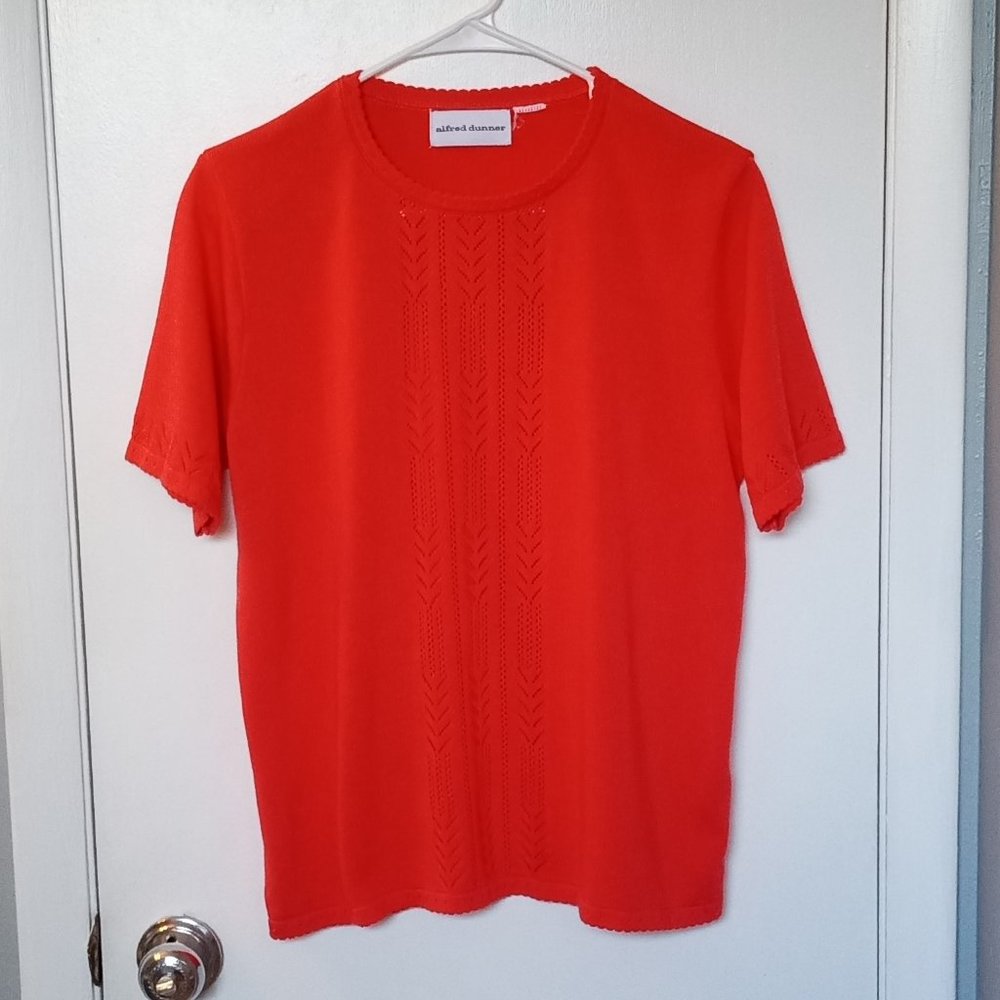 Alfred Dunner Bright Red/Orange Women's pullover top w short sleeves size Medium